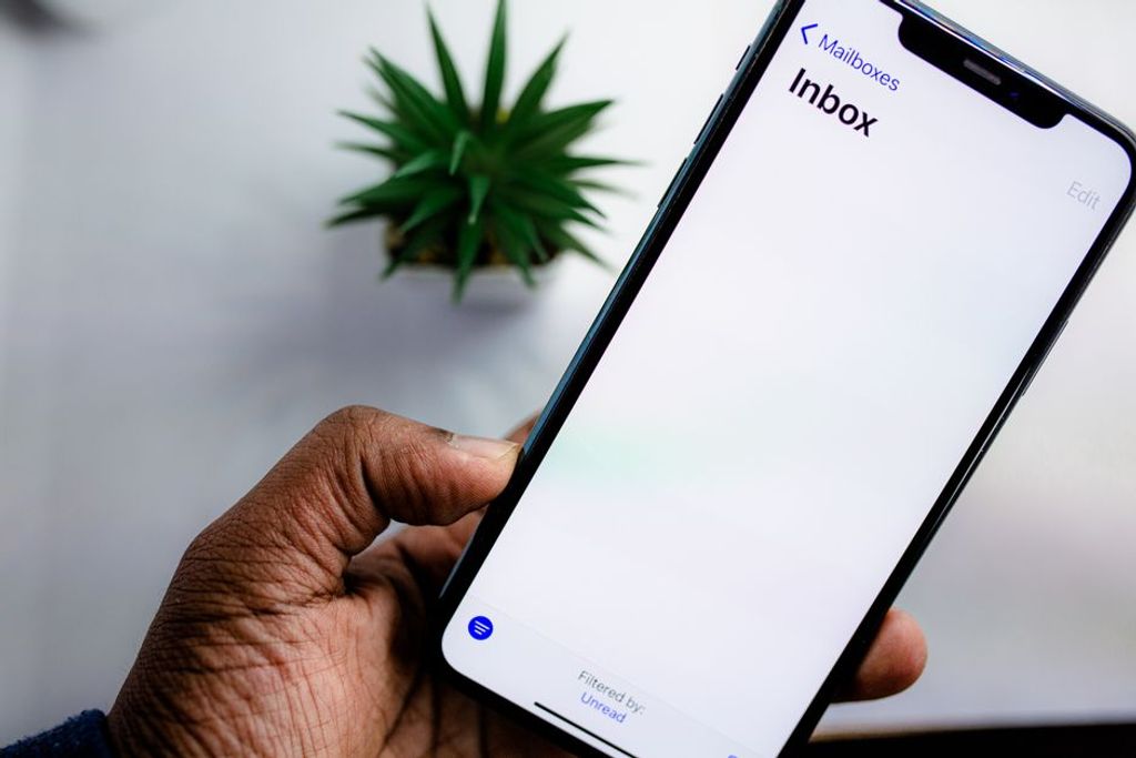 Solen Feyissa באתר PEXELS SMS